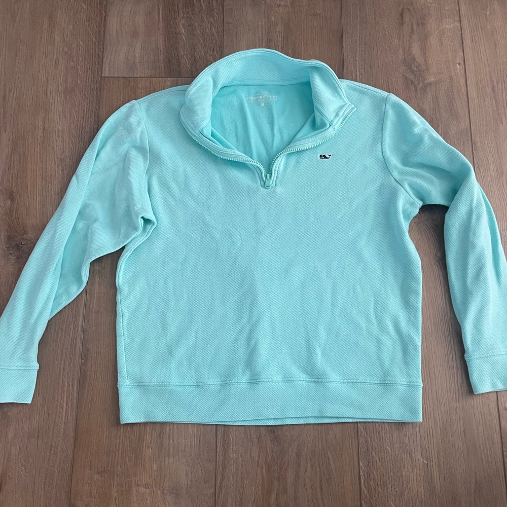 Vineyard vines Tiffany colored pullover